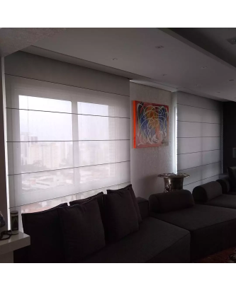 Persiana romana em ambiente residencial